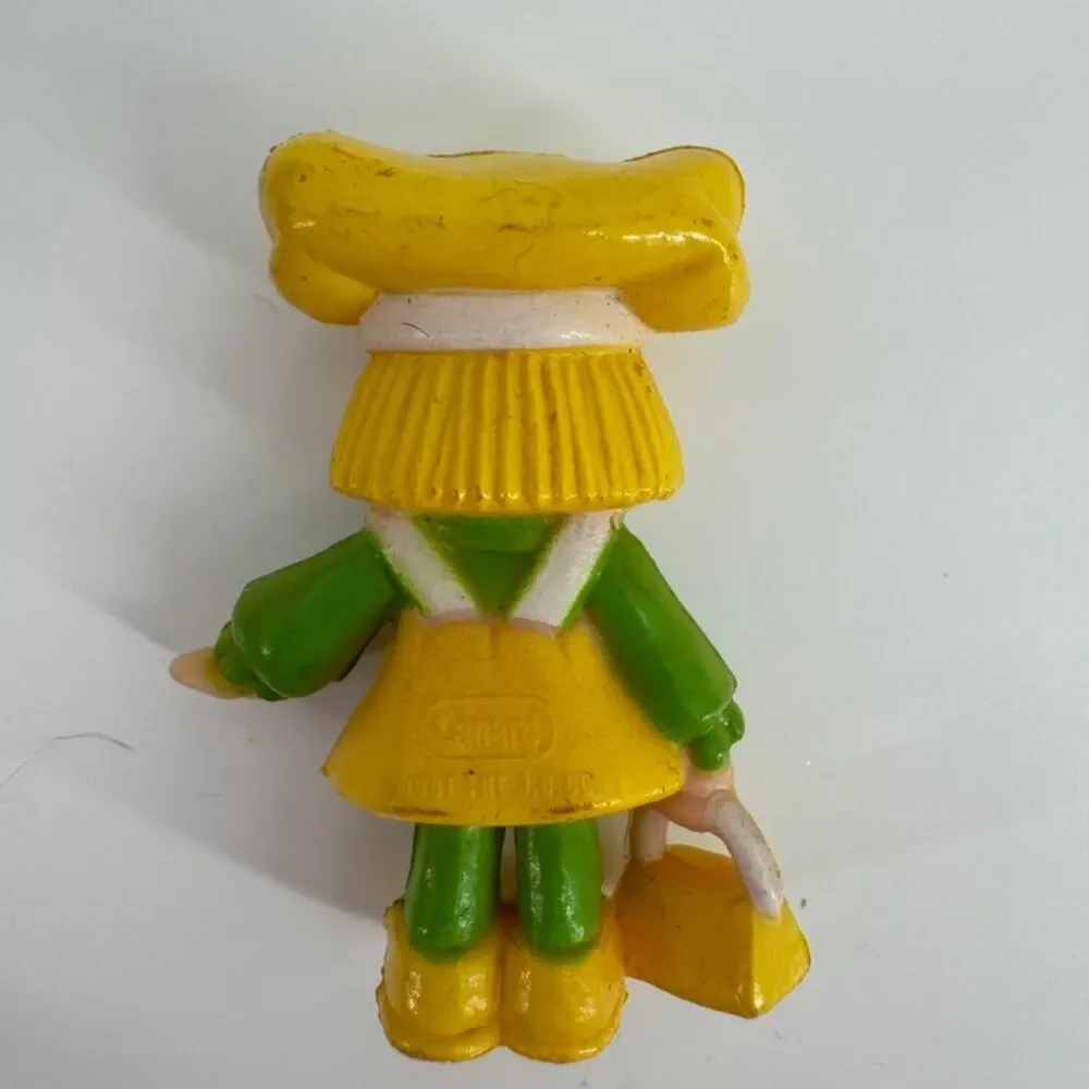 Kenner Butter Cookie '81 Strawberry Shortcake PVC Figure Vintage Collectible Toy
